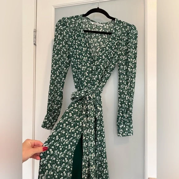 REFORMATION Susanna Wrap Dress - Dark Green Floral Long Sleeve - Picture 4 of 10